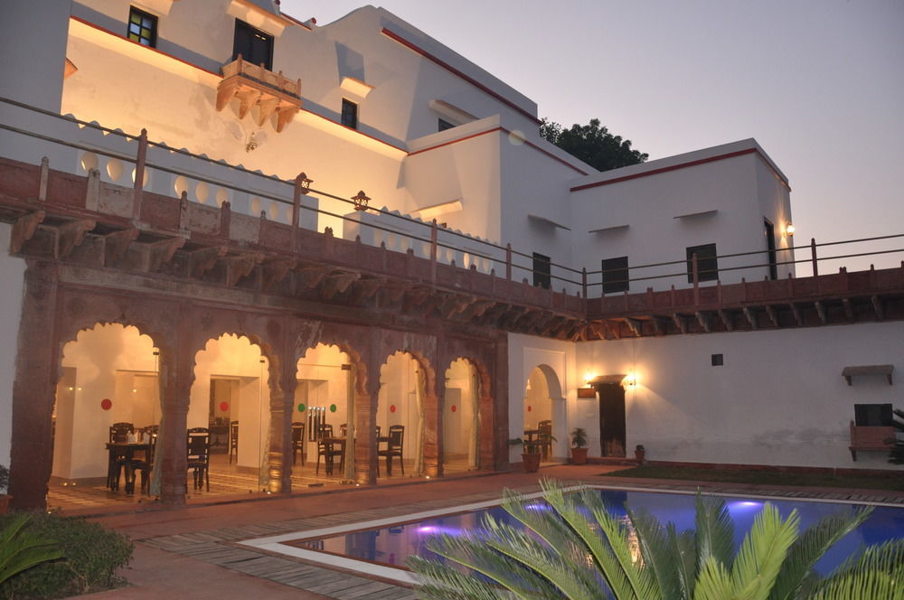 Chandra Mahal Haveli Luhāru Buitenkant foto